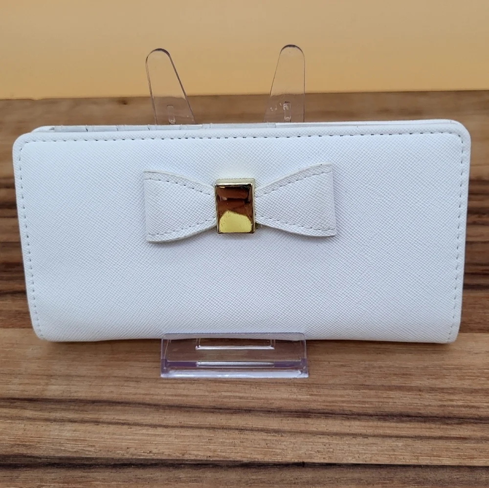 Cute White Bow Wallet/Clutch